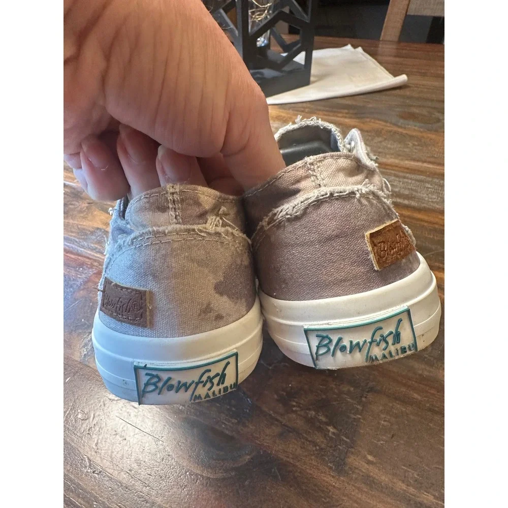 Blowfish Malibu Play Women 7 Camo Distressed Canvas Slip On Sneakers ZS-001